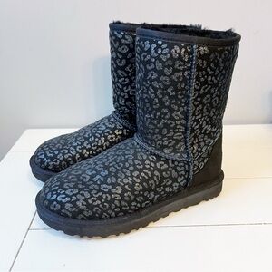 UGG Classic Shearling Short Boots Black Silver Metallic Cheetah Print Size 6